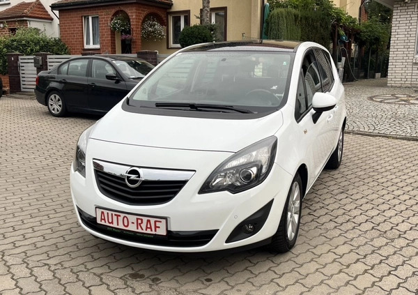 Opel Meriva cena 23900 przebieg: 148000, rok produkcji 2012 z Górzno małe 211